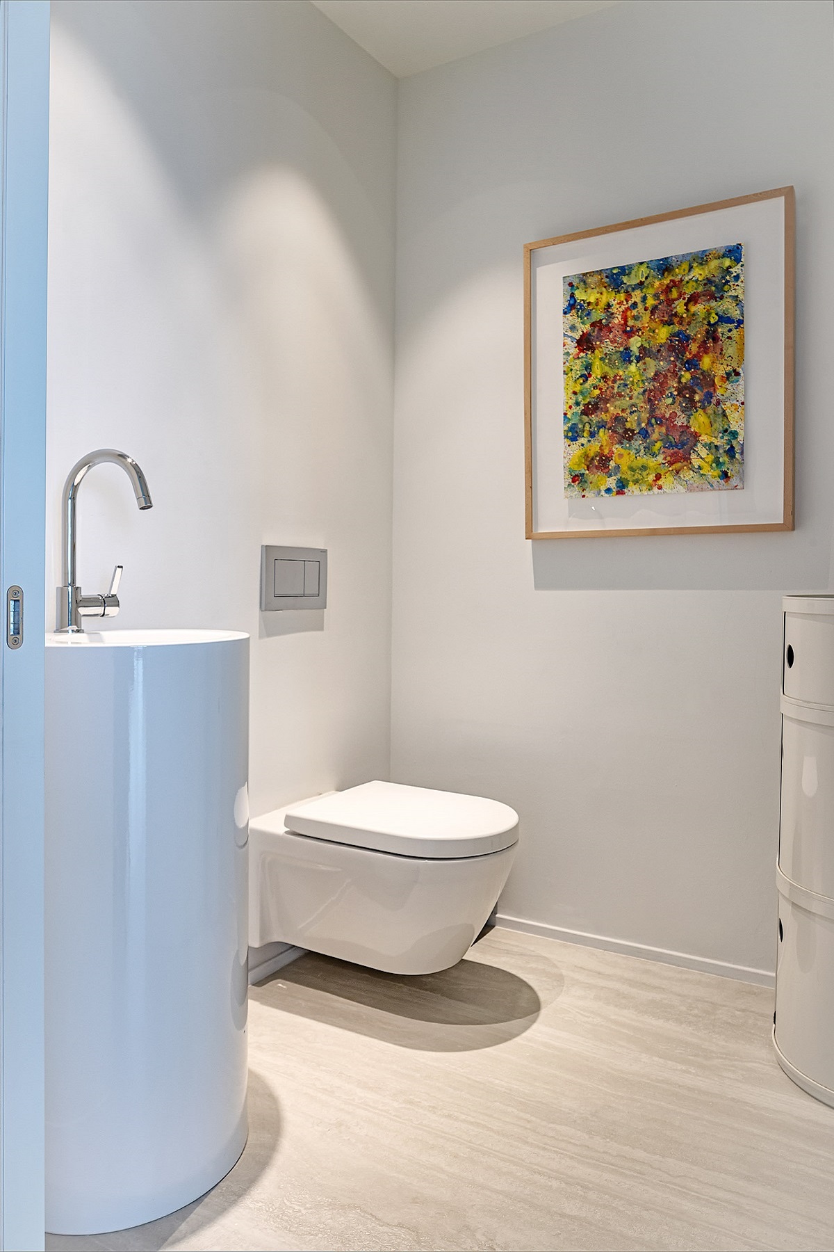 white curved vanity and toilet from Duravit